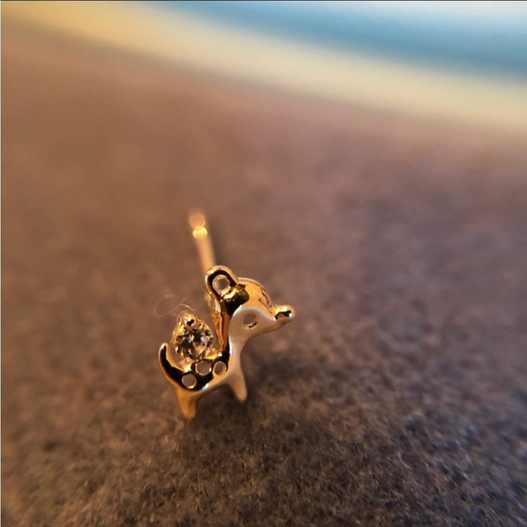 Solid gold 14k stamped deer Stud single earring - Picture 4 of 9